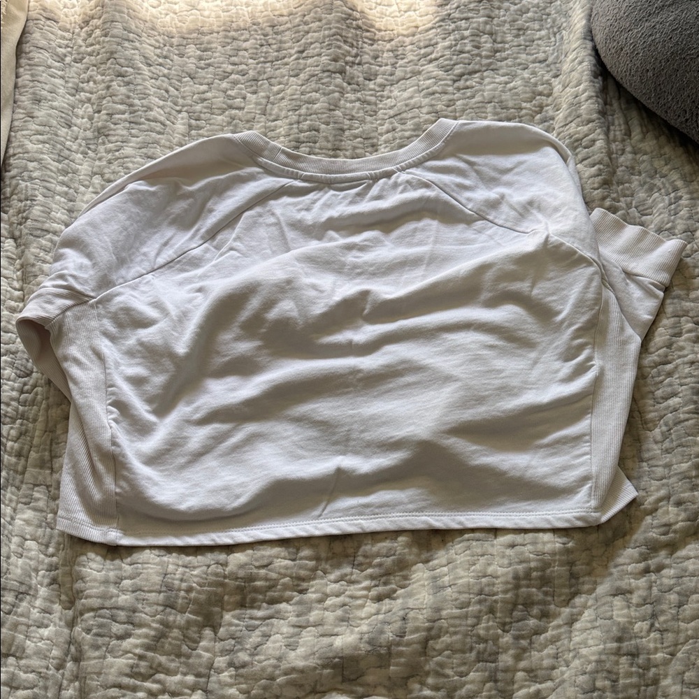 Gymshark White Cropped Sweatshirt - Picture 4 of 4